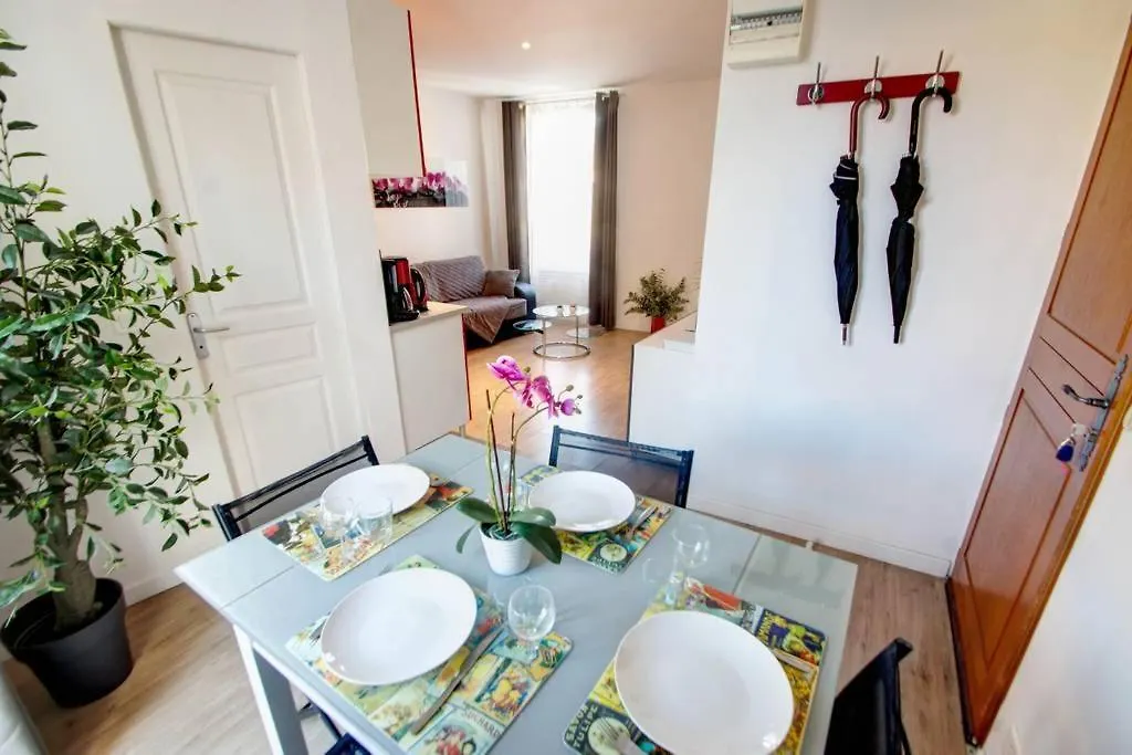 Lovely One Bedroom Apartment Gambetta カンヌ フランス
